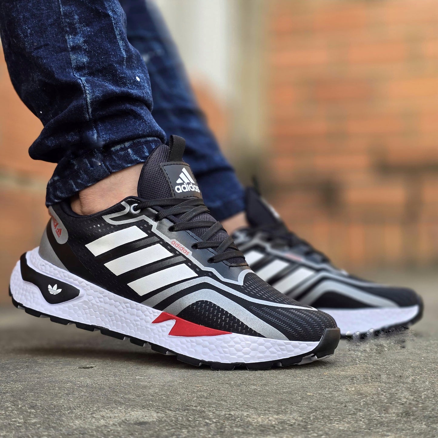#1: TENIS ADIDAS