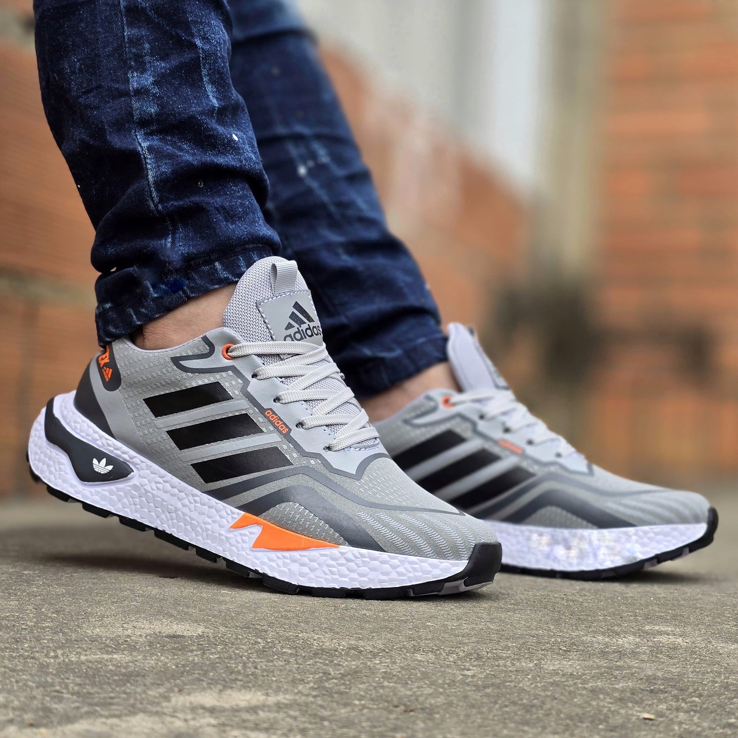 #1: TENIS ADIDAS